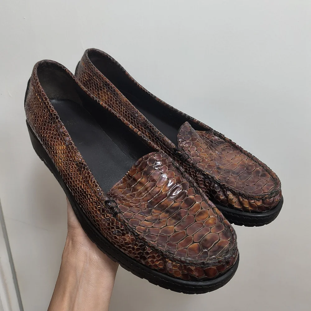 Stuart Weitzman Brown Croc Embossed Leather Low Wedge Loafer 10